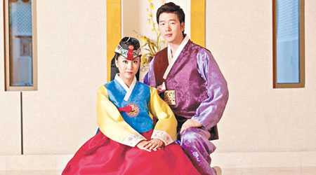 南韓現時不少人都選擇姊弟戀。圖為當地結婚照。（互聯網圖片）