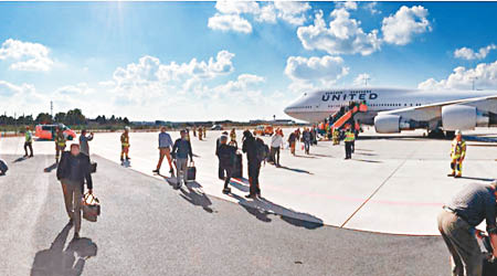 聯合航空客機要折返法蘭克福降落。（互聯網圖片）