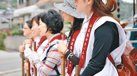 日本有不少女朝聖者，愛到不同寺院參拜。（互聯網圖片）