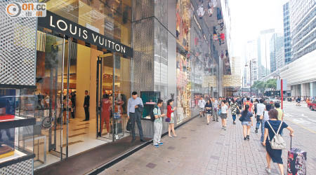 香港近月零售市道轉差，尖沙咀旅客明顯減少。