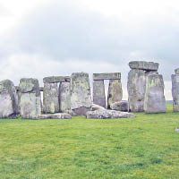 有人認為該神秘地形猶如英國巨石陣（圖）。