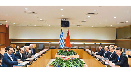 習近平（右）與希臘總理齊普拉斯（左）會面。（互聯網圖片）