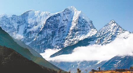 尼泊爾政府建議禁止嚴重殘障人士登珠峰。