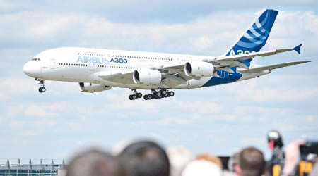 空巴為「上層座位」設計申請專利。圖為一架空中巴士A380。