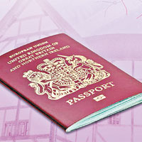 新護照封面維持酒紅色。