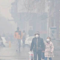 瀋陽連日來受霧霾鎖境，市內白濛濛一片。（互聯網圖片）