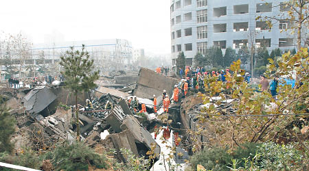 青島輸油管道洩漏爆燃事故共造成六十三人死亡。（資料圖片）