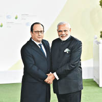 法國總統奧朗德（左）與 印度總理莫迪（右）