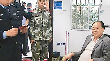 曾有湖南農民冒充官員闖監獄接人被揭穿。（互聯網圖片）