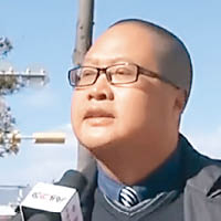 律師楊柱希望能為錢仁鳳爭取賠償。（電視畫面）