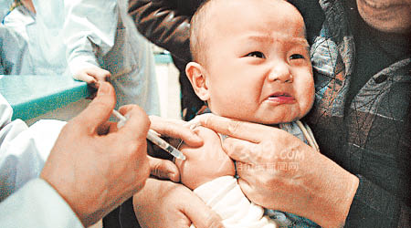 兩歲以下嬰幼兒為七價肺炎疫苗的主要接種對象。（互聯網圖片）