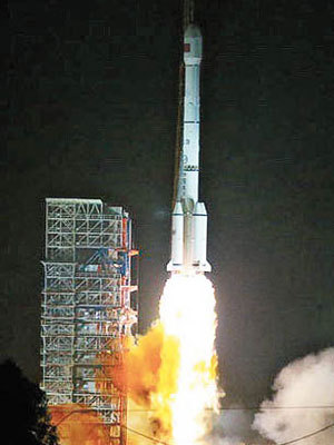 「高分四號」衞星由長征三號乙運載火箭搭載送上太空。（互聯網圖片）