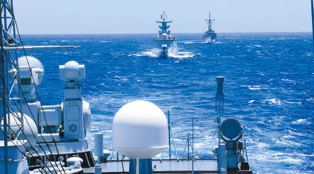 中澳兩國海軍日前在澳洲以東海域舉行聯合軍演。（中新社圖片）