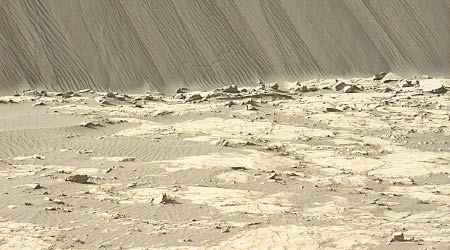「好奇號」拍攝的火星地表照片