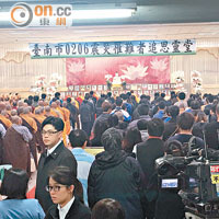 頭七法會在台南市南區殯葬館舉行。（郭良傑攝）