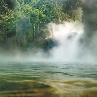 熱河水熱得可以泡茶，有些河段更熱得沸騰。（互聯網圖片）