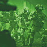 美軍擊殺拉登時使用該款夜視鏡協助完成任務。圖為電影劇照。