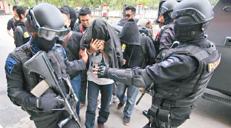 新加坡警方拘捕四名印尼男子。