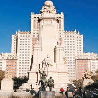 西班牙大廈是馬德里地標建築。（資料圖片）