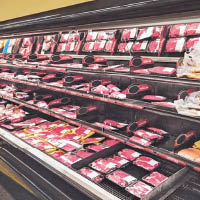 美國的肉類價格便宜，一百元人民幣可買兩公斤半的排骨。
