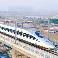 大陸「十三五規劃」提及「京台高鐵」引起關注。圖為大陸高鐵列車。