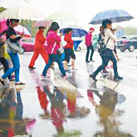 深圳<br>深圳氣溫急降，並伴有微雨。