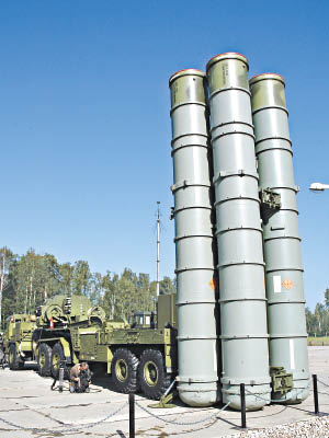 S400防空導彈系統可裝載射程約四百公里的40N6導彈。