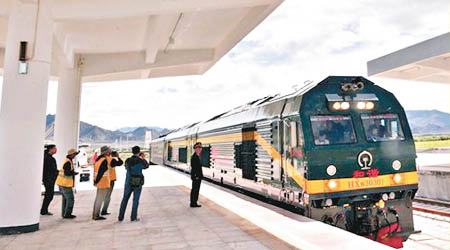 拉日鐵路為青藏鐵路的延伸線，連接拉薩至日喀則。（互聯網圖片）