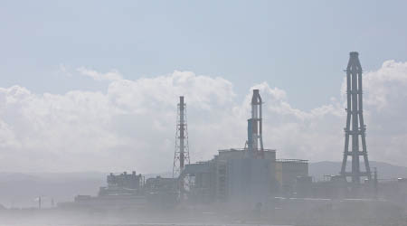 煤電廠被指會污染環境。圖為福島縣的煤電廠。