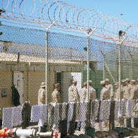 被囚禁在關塔那摩灣監獄的疑犯投訴曾遭中情局人員虐待。