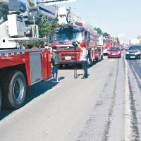 多輛消防車到場灌救。（互聯網圖片）