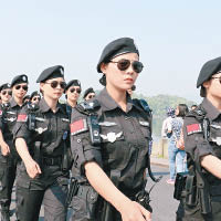 G20女子巡邏隊在杭州西湖景區巡邏。（中新社圖片）