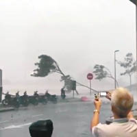 吉隆坡出現狂風暴雨。（互聯網圖片）