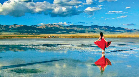 茶卡鹽湖有中國「天空之鏡」之稱。（互聯網圖片）