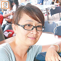 遊港旅客心聲<br>廣州遊客 梁女士：「香港迪士尼服務、系統肯定比上海成熟。」
