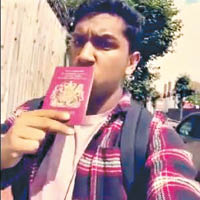 移民青年稱要帶英護照出門防被襲。