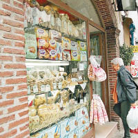那不勒斯的麵包店遭黑手黨操控。
