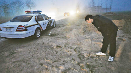 安徽三名警員兩年前涉將車禍受傷老翁棄於路邊，圖為發現老翁位置。