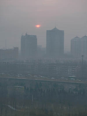霧霾天氣困擾多個內地城市。（資料圖片）