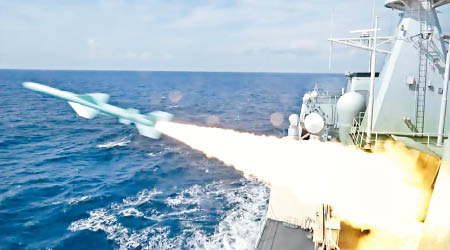 裁決結果被指或令南海局勢再度升溫。圖為中國海軍裁決前夕在南海演習。