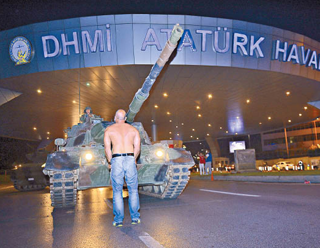 土耳其政變流產  5小時265死
