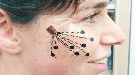 電子紋身可貼在身體上不同位置。（互聯網圖片）