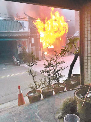台灣彰化鳳山寺發生火災。（中時電子報圖片）