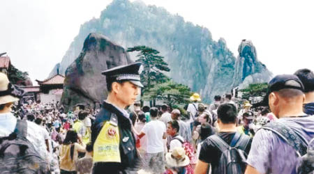 黃山風景區連日來人頭湧湧。（互聯網圖片）