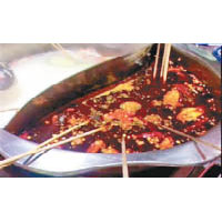 麻辣串肉鍋大受內地民眾歡迎。