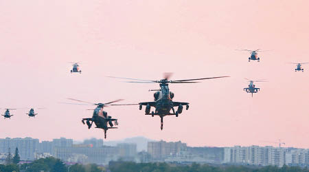 解放軍大批直升機參與訓練。（互聯網圖片）