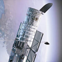 哈勃太空望遠鏡拍得木衞二疑噴出蒸氣。