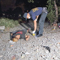 昨日再有毒販在馬尼拉市郊被警方擊斃。