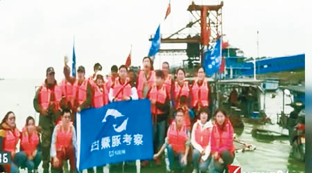 考察隊分往江西九江及安徽江段水域探索。（電視畫面）