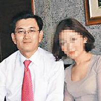 涉與韓駐滬三領事有染的鄧姓女子（右）。（資料圖片）